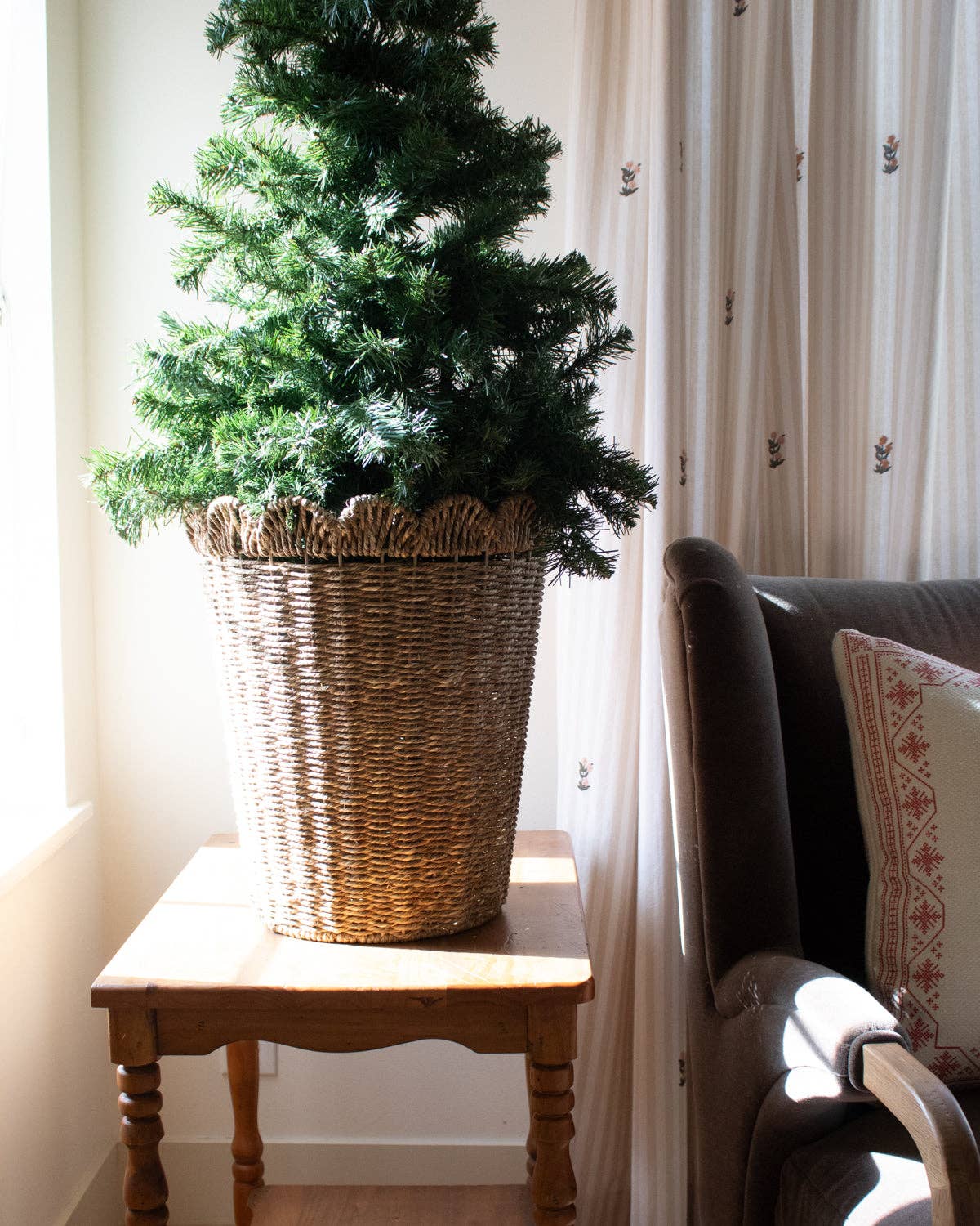 Scallop Woven Basket