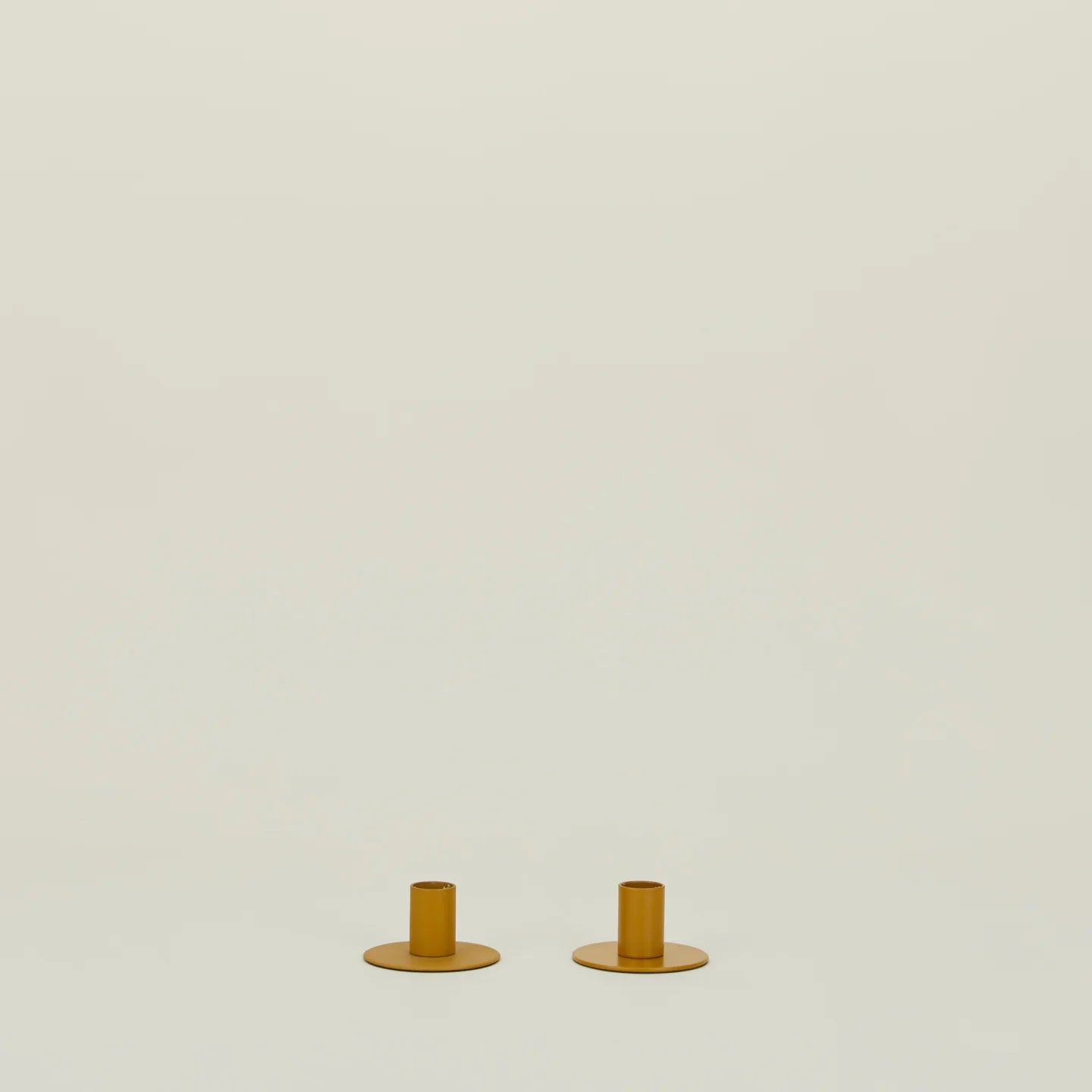 Set of 2 Iron Candleholder