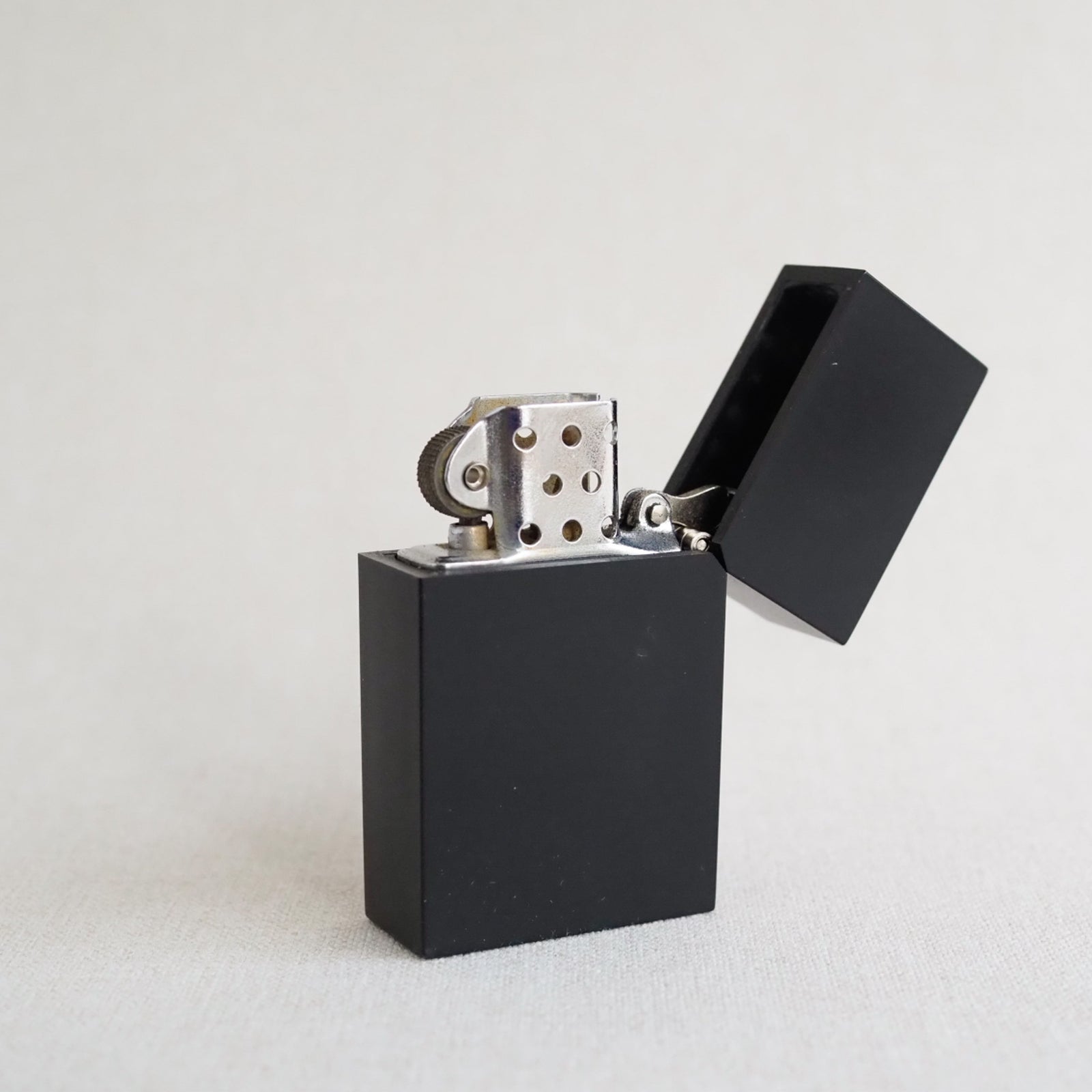 Tsubota Pearl Hard-edge Petrol Lighters