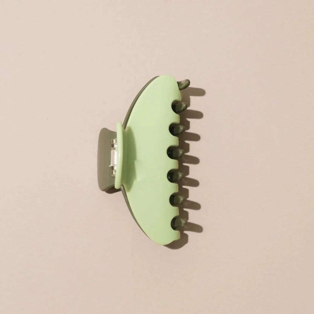 Medium Hair Claw by Nat + Noor