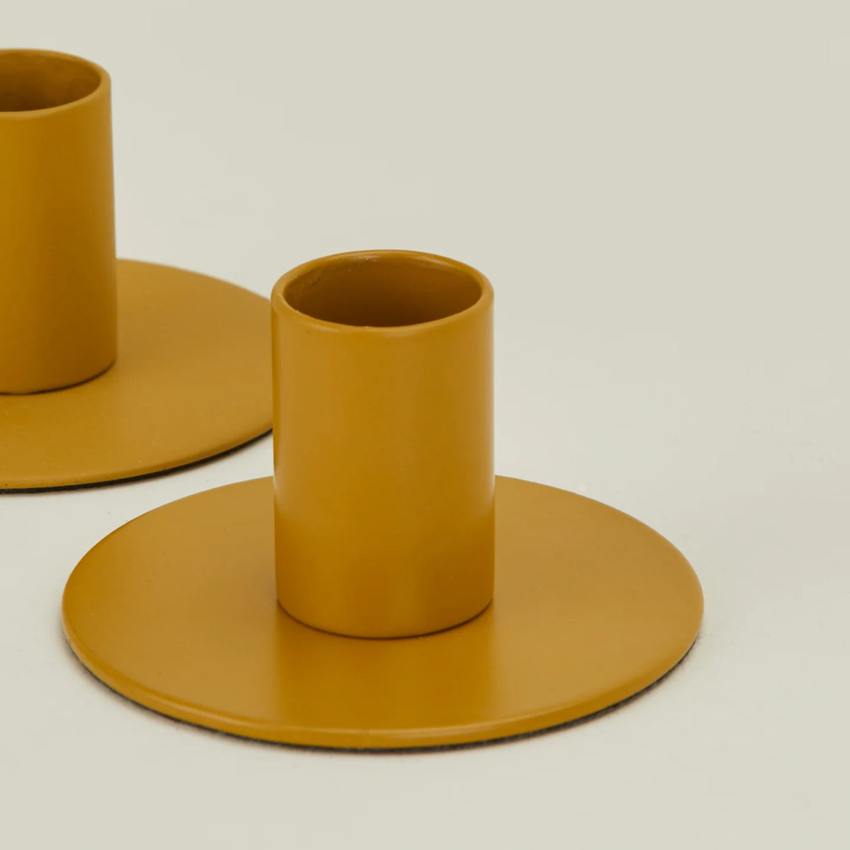 Set of 2 Iron Candleholder
