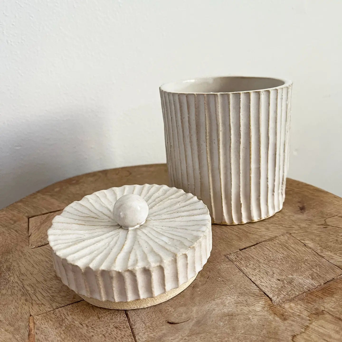 Ribbed Containers
