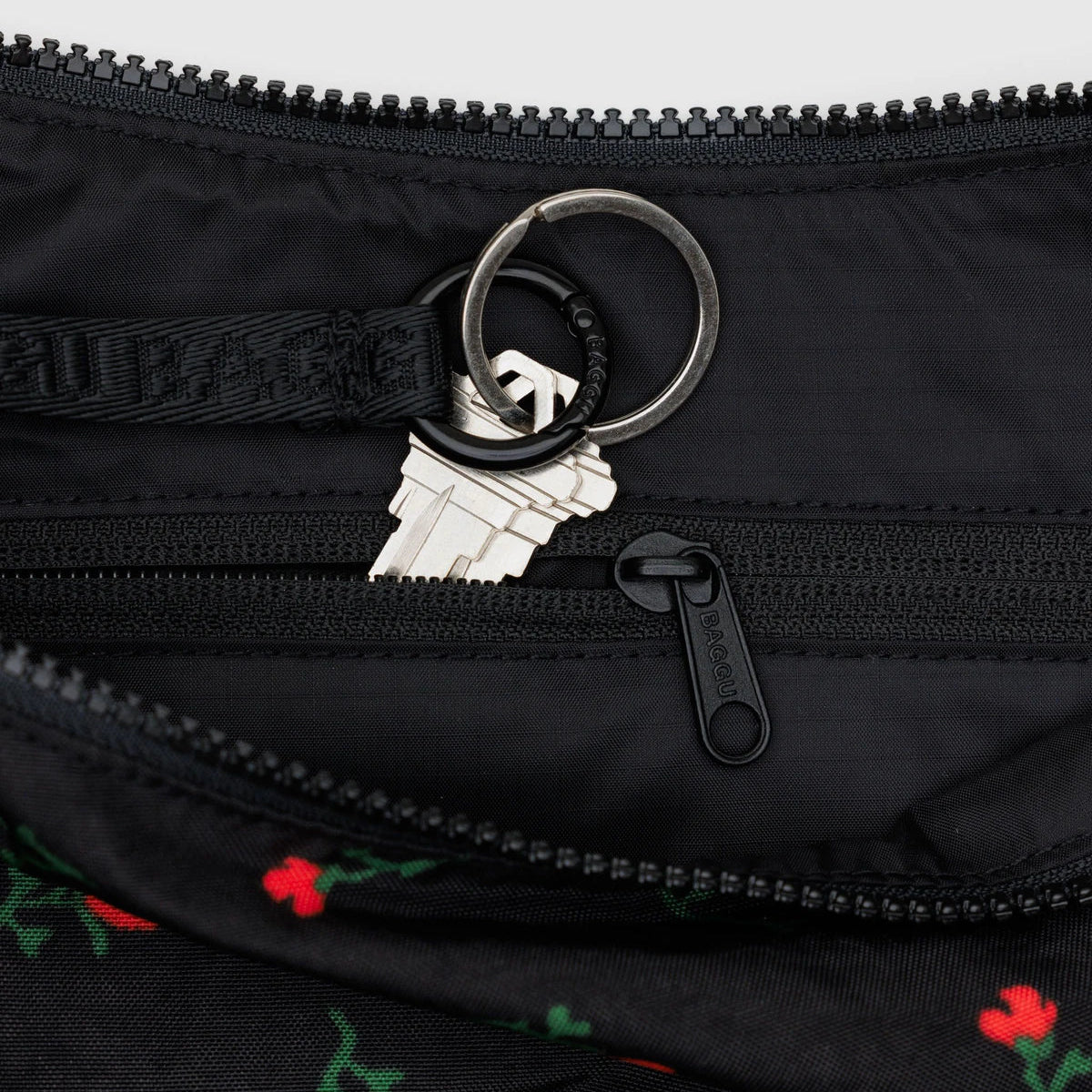 Baggu Medium Nylon Crescent Bag - Hops Petunia Floral Baggu Medium Nylon Crescent Bag - Hops Petunia Floral