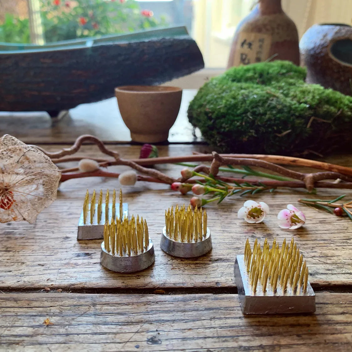 Niwaki Kenzan Flower Frog